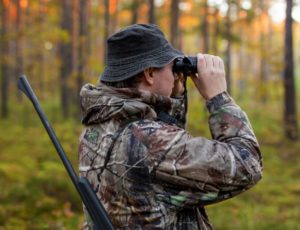 Spotting Scope vs Binoculars - Hunting